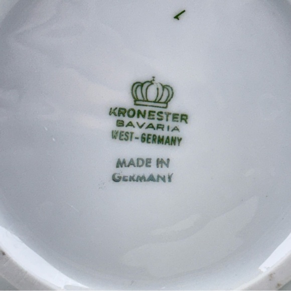 Kronester Bavaria Christmas Tree
Holiday Decor Planter Dish Bowl - Picture 7 of 8